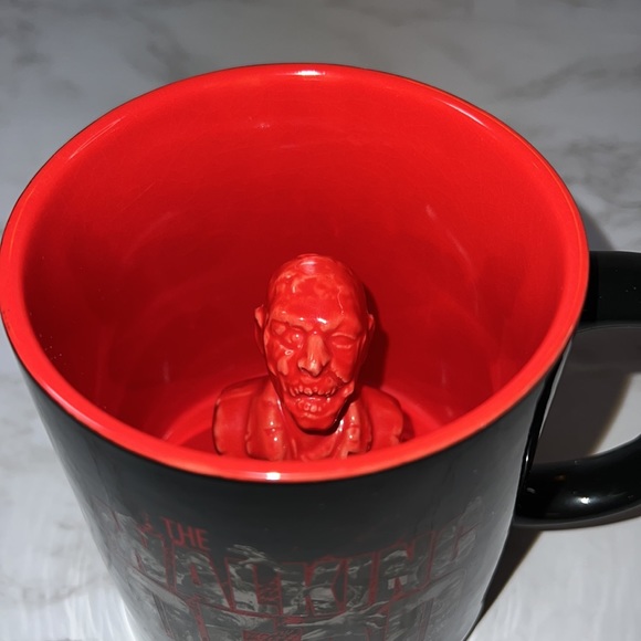 🧟‍♂️Walking Dead Zombie Mug How’bout a Cuppa Joe 🧟‍♀️🧟‍♂️Joe” is in the cup! - Picture 2 of 7
